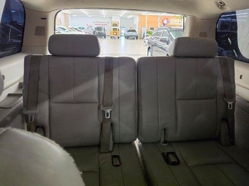 Used 2008 GMC Yukon XL SLT w/ SLT Preferred Equipment Group AWD/4WD image 36