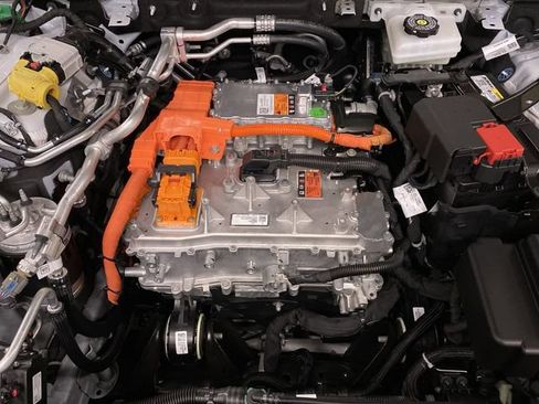 New 2025 Cadillac Lyriq Sport AWD/4WD image 31