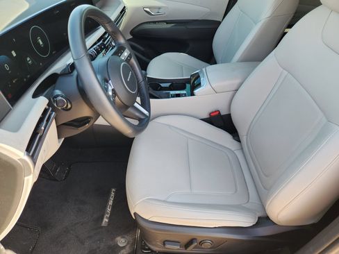 Used 2025 Hyundai Tucson SEL FWD image 16
