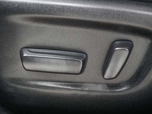 Used 2017 Toyota RAV4 Limited image 15