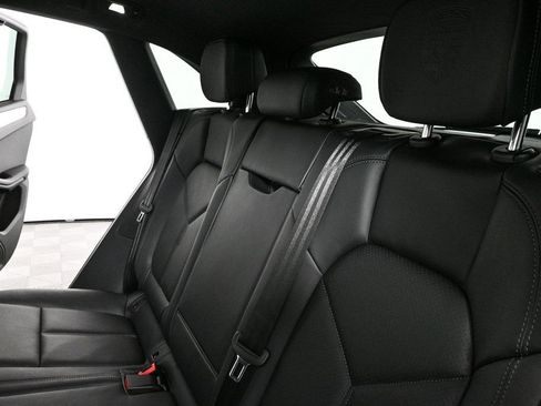 Certified 2026 Porsche Macan AWD/4WD image 22