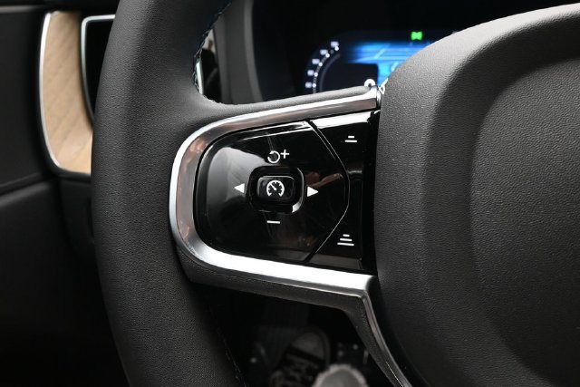New 2026 Volvo XC60 B5 Plus w/ Protection Package Premier AWD/4WD image 26