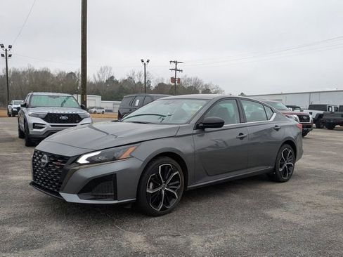 Used 2025 Nissan Altima 2.5 SR image 7