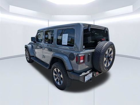 Used 2022 Jeep Wrangler Unlimited Sahara w/ Cold Weather Group AWD/4WD image 7