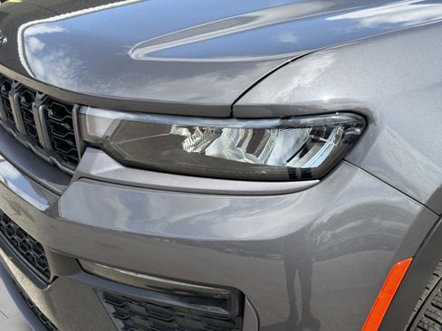 New 2026 Jeep Grand Cherokee Limited image 10