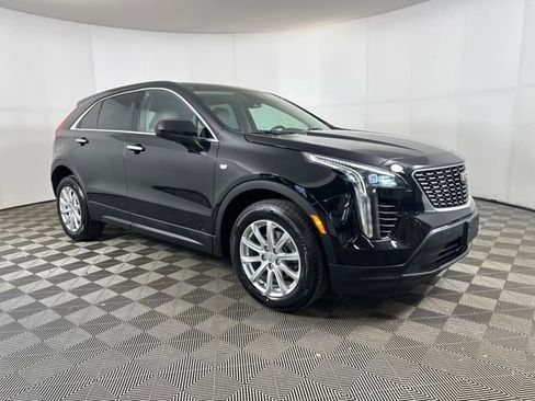 Used 2021 Cadillac XT4 Luxury image 2
