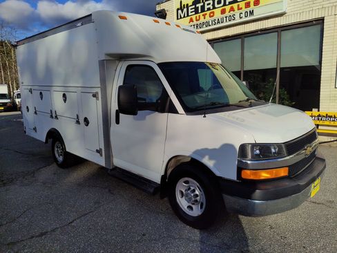 Used 2012 Chevrolet Express 3500 image 2