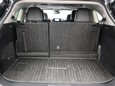 Certified 2023 Toyota Highlander XLE image 18