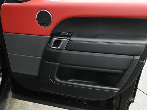 Used 2019 Land Rover Range Rover Sport HST image 21