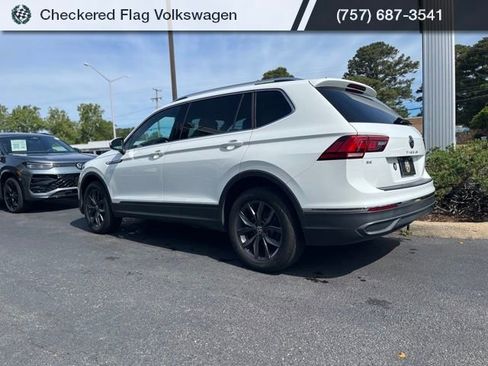 Used 2024 Volkswagen Tiguan SE w/ Panoramic Sunroof Package AWD/4WD image 7