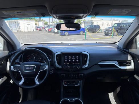 Used 2024 GMC Terrain SLT AWD/4WD image 36