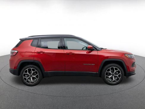 Used 2025 Jeep Compass Limited AWD/4WD image 10
