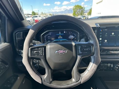 Used 2022 Chevrolet Silverado 1500 ZR2 w/ Technology Package AWD/4WD image 15