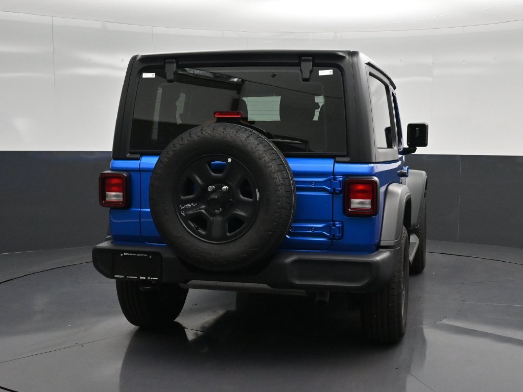 Used 2026 Jeep Wrangler Sport AWD/4WD image 2