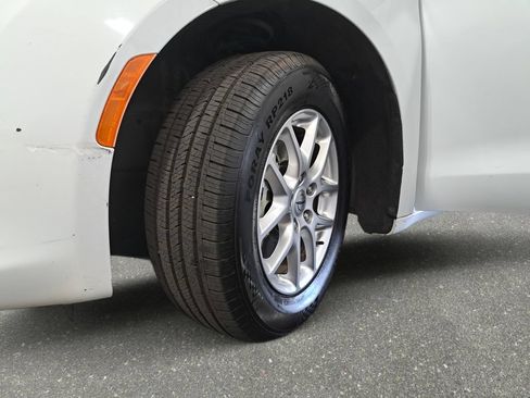 Used 2023 Chrysler Voyager LX FWD image 32
