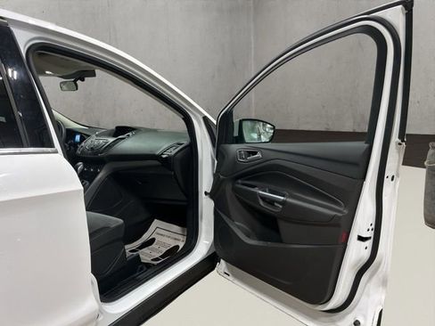 Used 2016 Ford Escape SE AWD/4WD image 19