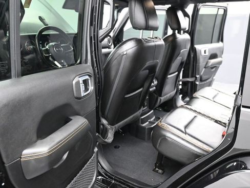 Used 2021 Jeep Wrangler Unlimited Sahara AWD/4WD image 10