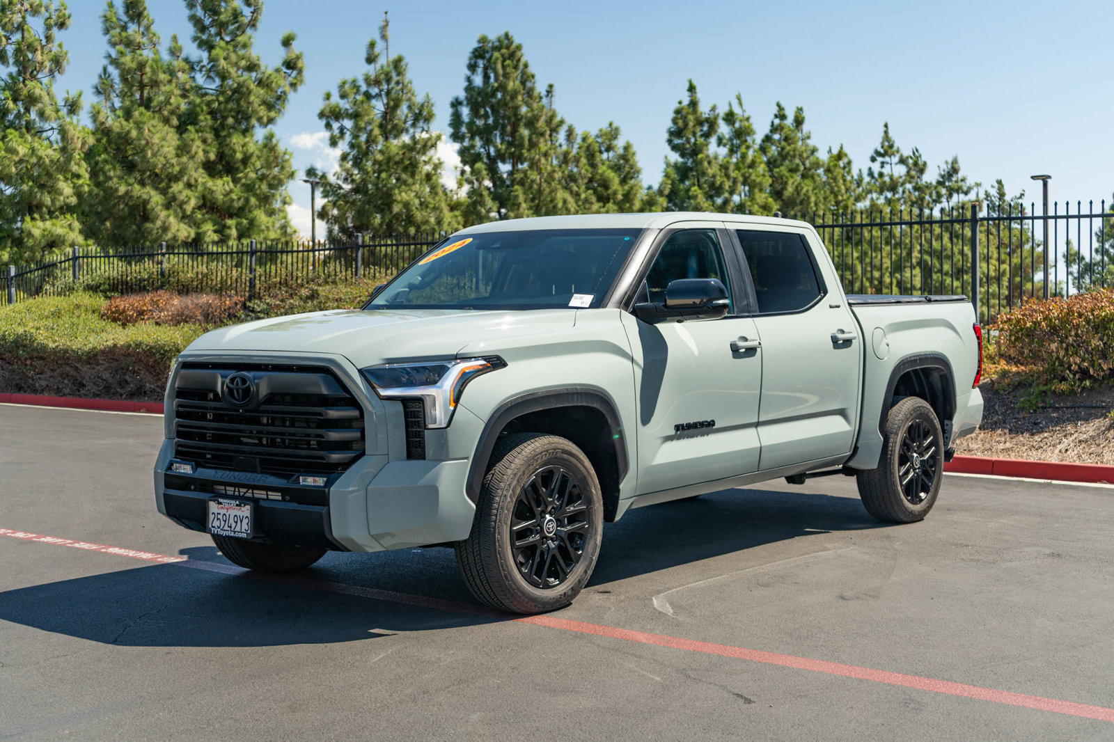 Used 2024 Toyota Tundra Limited AWD/4WD image 3
