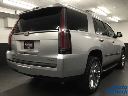 Used 2017 Cadillac Escalade Luxury image 10