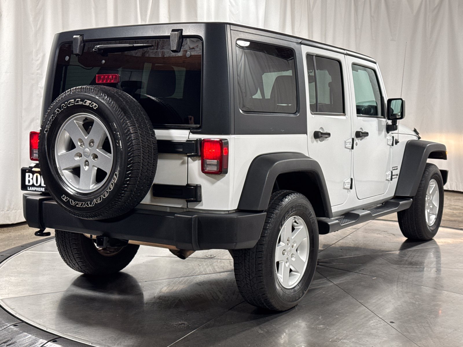 Used 2018 Jeep Wrangler Unlimited Sport S AWD/4WD image 12