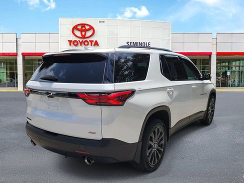 Used 2023 Chevrolet Traverse RS FWD image 3