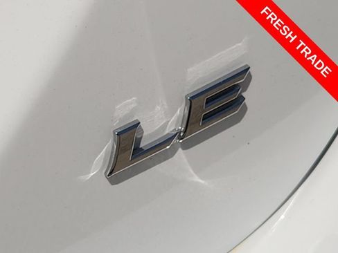 Used 2020 Toyota Camry LE FWD image 11