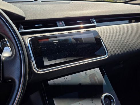 Used 2018 Land Rover Range Rover Velar R-Dynamic SE image 28