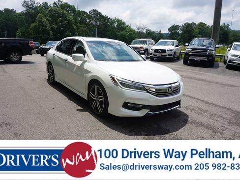 Used 2016 Honda Accord Touring image 1