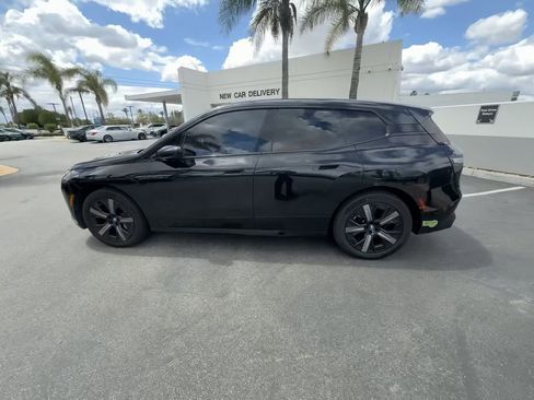 Used 2023 BMW iX xDrive50 w/ Sport Package AWD/4WD image 2