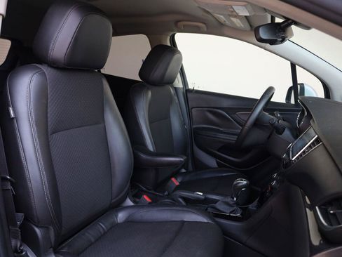 Used 2021 Buick Encore Preferred FWD image 25