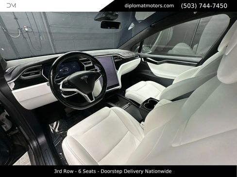 Used 2017 Tesla Model X 90D image 17