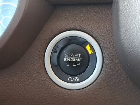 Used 2020 RAM 1500 Laramie image 27