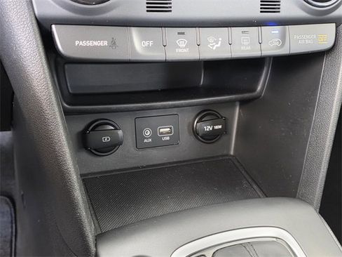 Used 2019 Hyundai Kona Limited image 20