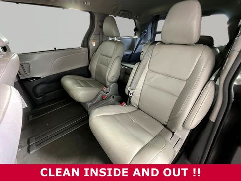 Used 2019 Toyota Sienna XLE FWD image 22