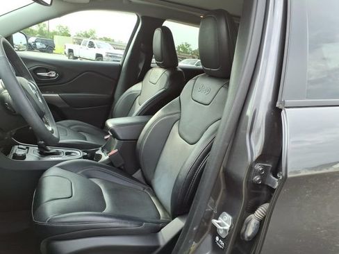 Certified 2022 Jeep Cherokee Latitude Lux w/ Sun & Sound Group AWD/4WD image 12