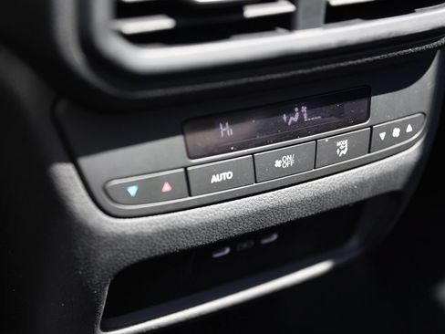 Used 2025 Honda Pilot Touring image 26