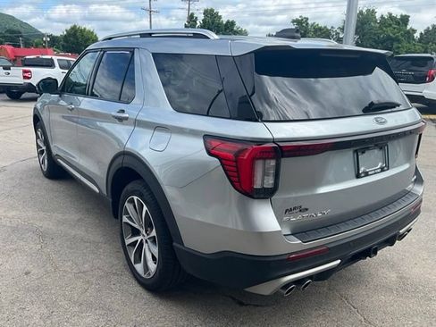 Used 2025 Ford Explorer Platinum w/ Ultimate Package AWD/4WD image 11