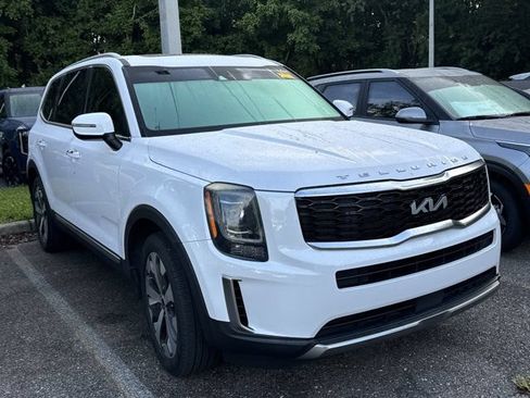 Used 2022 Kia Telluride S FWD image 11