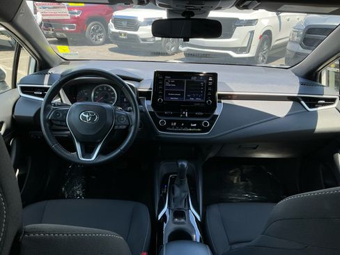 Used 2021 Toyota Corolla SE w/ SE Preferred Package FWD image 17