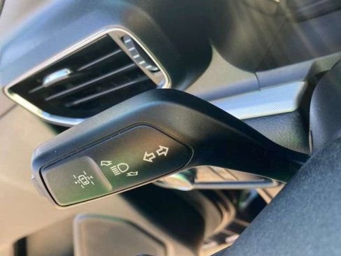 Used 2020 Ford Explorer XLT w/ Equipment Group 202A image 19