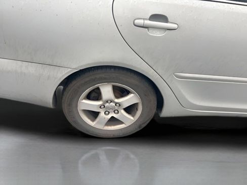 Used 2004 Toyota Camry SE image 13