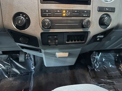 Used 2011 Ford F250 XLT w/ XLT Interior Pkg image 36