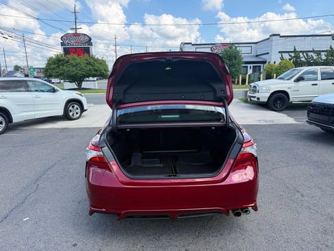 Used 2018 Toyota Camry SE w/ Moonroof Package FWD image 30
