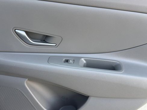 Certified 2025 Hyundai Elantra SE w/ Cargo Package image 26