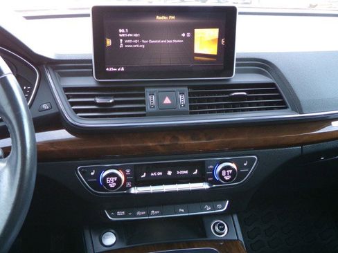 Used 2018 Audi Q5 2.0T Premium Plus image 24