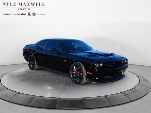 Used 2018 Dodge Challenger R/T Scat Pack image 2