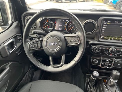 Used 2022 Jeep Wrangler Unlimited Sport image 17