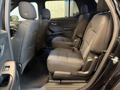 Used 2023 Chevrolet Traverse LT AWD/4WD image 17