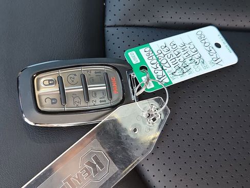 New 2026 Chrysler Pacifica Select FWD image 34