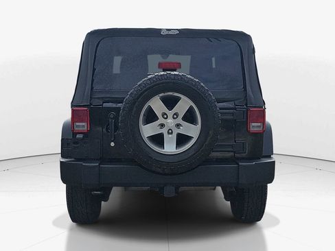 Used 2012 Jeep Wrangler Rubicon w/ Dual Top Group AWD/4WD image 7